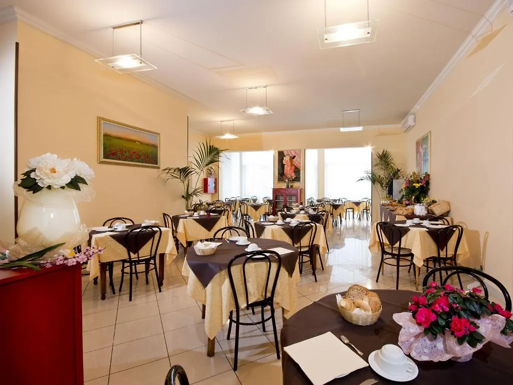 Villa Silvie Rose Cesenatico 3*,