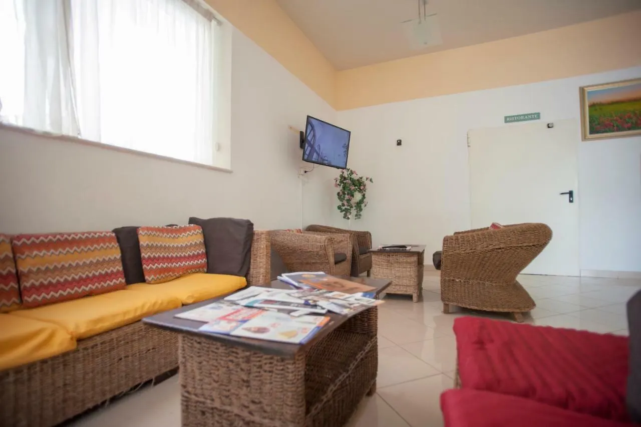 *** Hotel Villa Silvie Rose Cesenatico Italia
